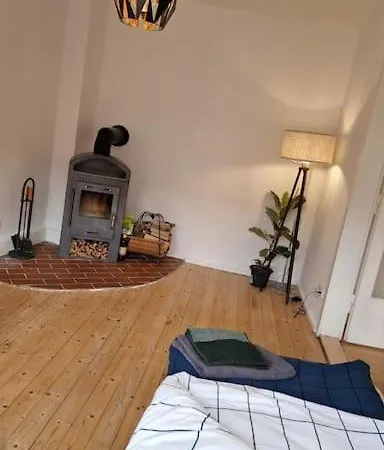 Gemutliches Mit Kamin Und Dachterrasse * 힐데스하임